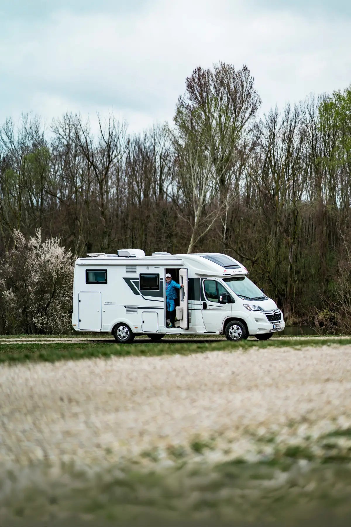 Reisen mit Powerstation: So speist Du Strom sicher ins Wohnmobil ein – und vermeidest Fehler mit ungeeigneten CEE-Kabeln