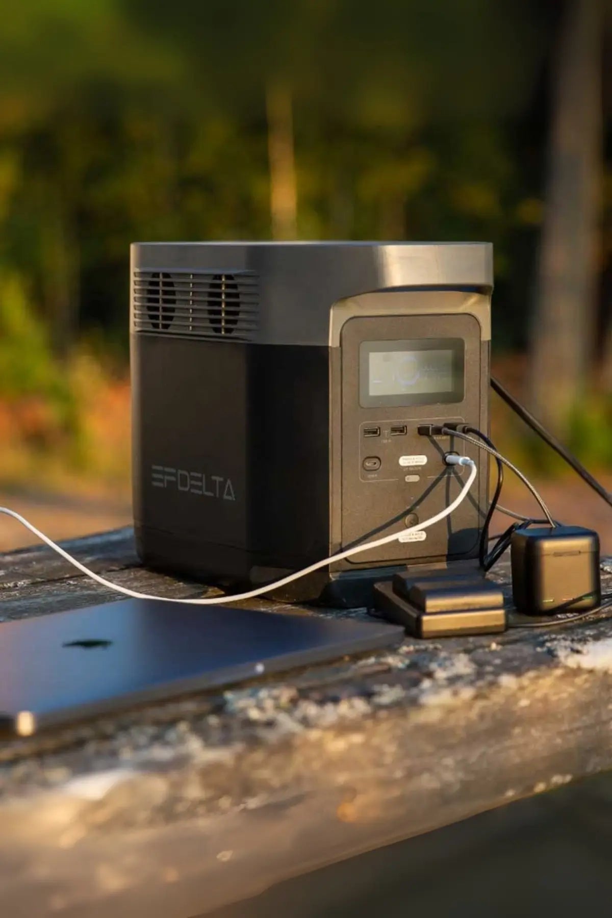 Wie lade ich meine Powerstation auf?