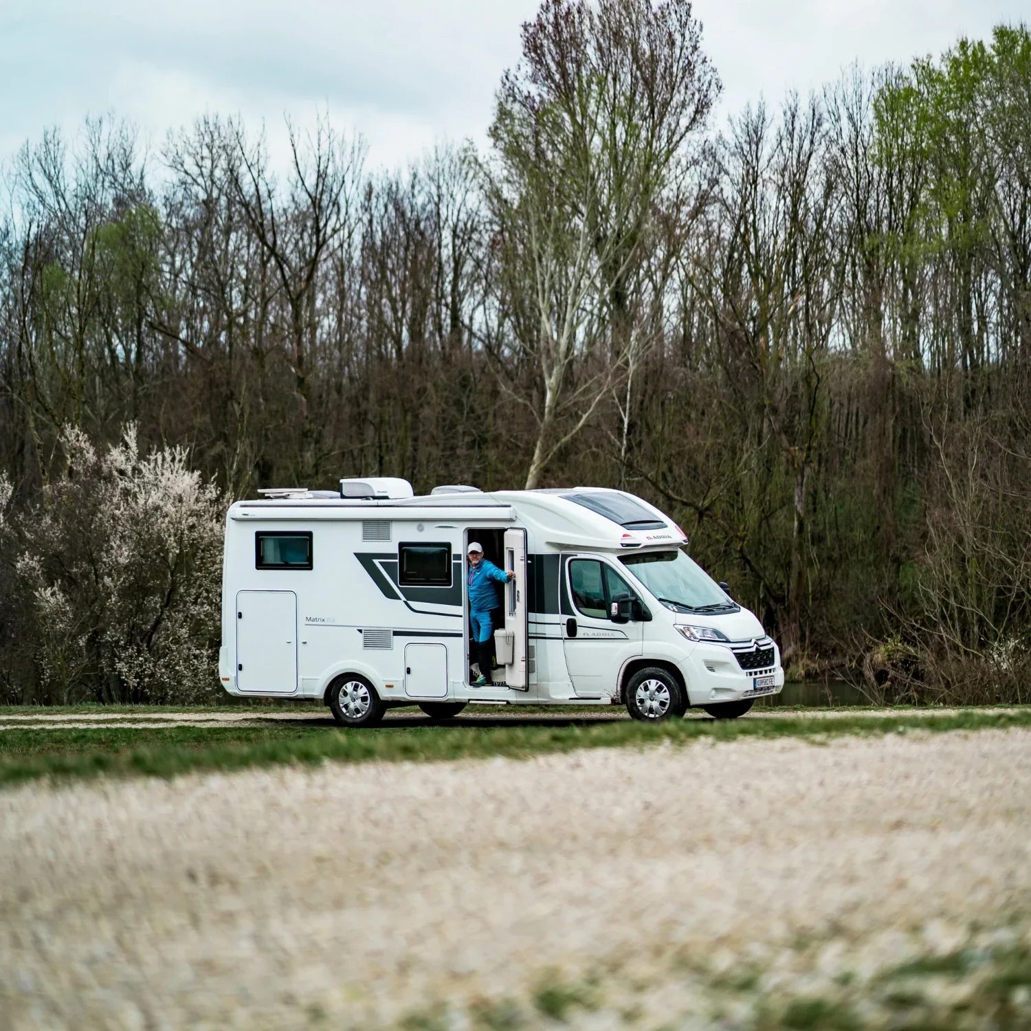 Reisen mit Powerstation: So speist Du Strom sicher ins Wohnmobil ein – und vermeidest Fehler mit ungeeigneten CEE-Kabeln