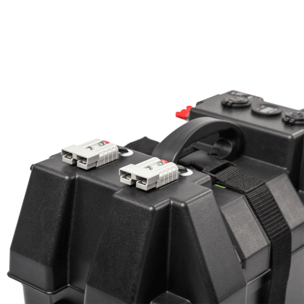 Batteriebox mit Außenklemmen, USB, 12V in Nordrhein-Westfalen -  Leopoldshöhe, Ersatz- & Reparaturteile